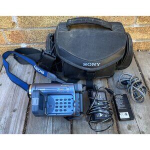 Vintage Sony Handycam HI-8 CCD-TRV328 Camcorder With Camera Bag & Accesories